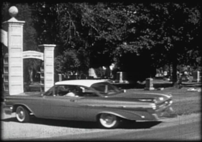 1959 Pontiac Bonneville Custom Two Door Sport Coupe [2837]