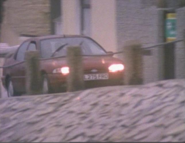 1993 Ford Mondeo 2.0i 16V Ghia MkI [CDW27]