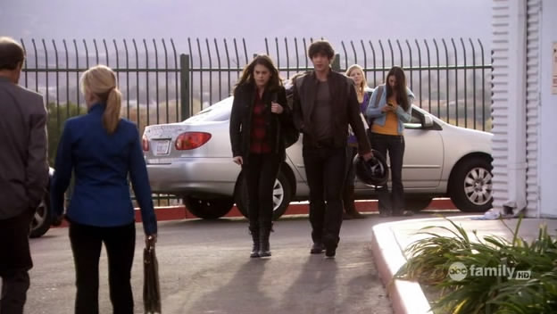 IMCDb.org: 2003 Toyota Corolla LE [ZZE130] in "10 Things I Hate About ...