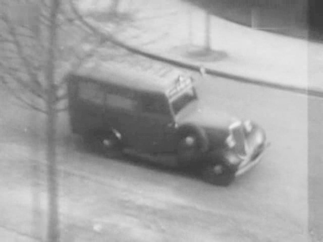 1934 Ford V8 Ambulance [40]