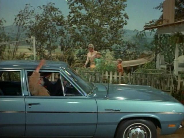 1969 Plymouth Valiant 100 4-door Sedan with 200 Decor Group [VL41]