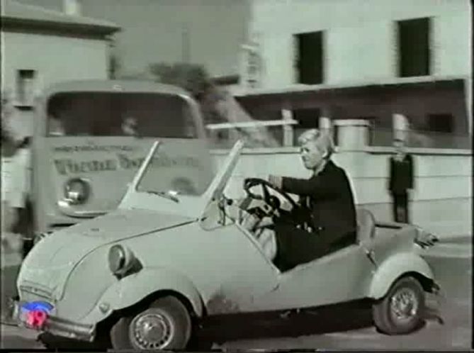 1957 Autonacional Biscúter 'Zapatilla'