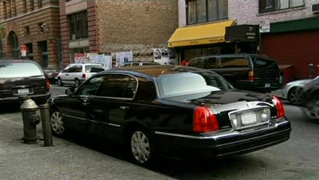 2003 Lincoln Town Car L