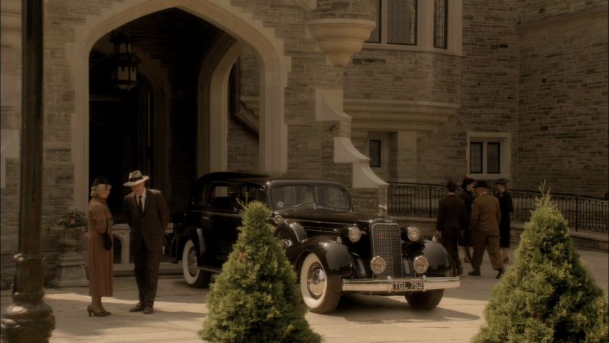 1935 Cadillac V-16 Fleetwood Seven Passenger Sedan [452-D]