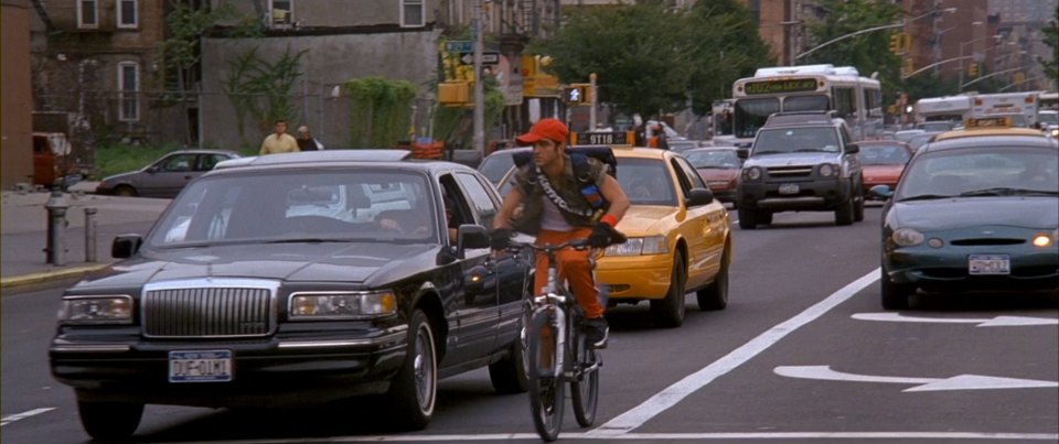 IMCDb.org: 1995 Lincoln Town Car in "Taxi, 2004"