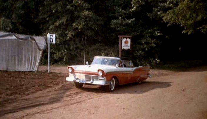 1957 Ford Fairlane 500 Sunliner [76B]