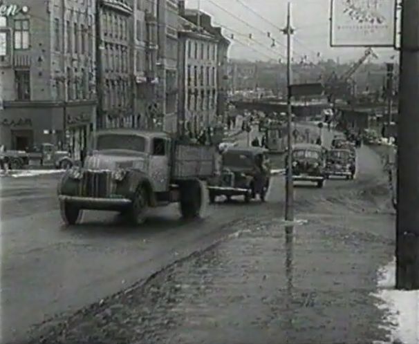 1940 Ford V8 1�-Ton [018T]