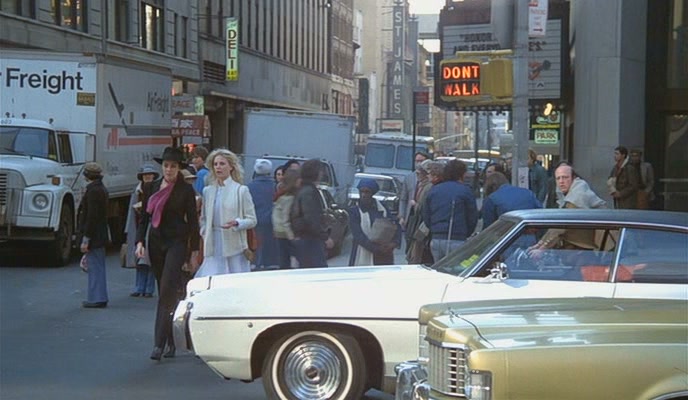 1969 Pontiac Bonneville Four-Door Hardtop [26239]