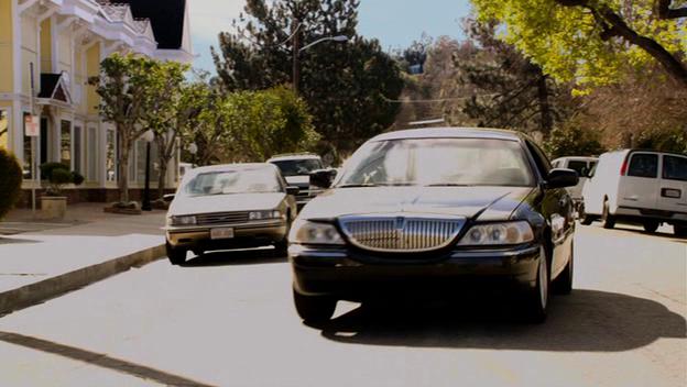 2003 Lincoln Town Car