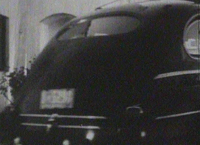 1946 Ford Super De Luxe Fordor [73B]