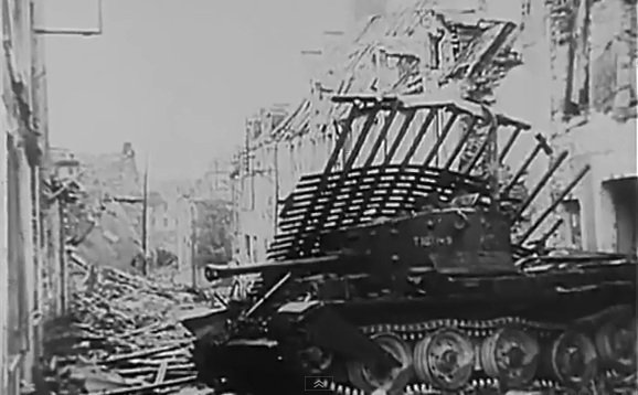1943 Leyland A27M Cruiser Tank Mk.VIII Cromwell Mk.IV