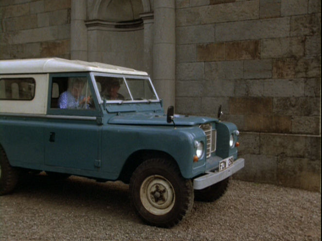 Land-Rover 109'' Series III