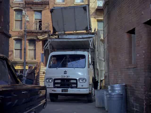 International Harvester VCO Refuse truck Bowels Full Pack Front Loader