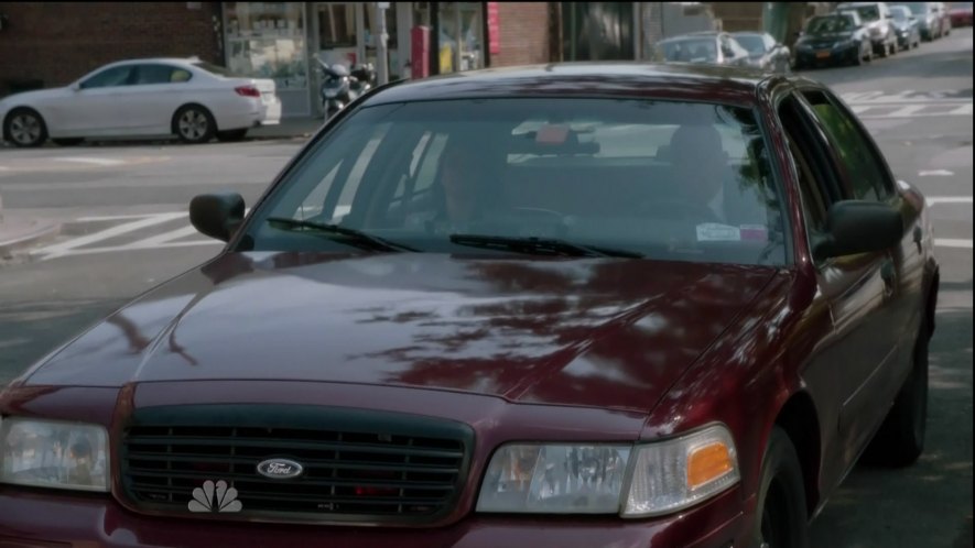 2000 Ford Crown Victoria