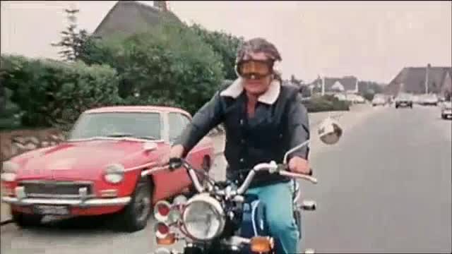 1966 MG B GT [ADO23]