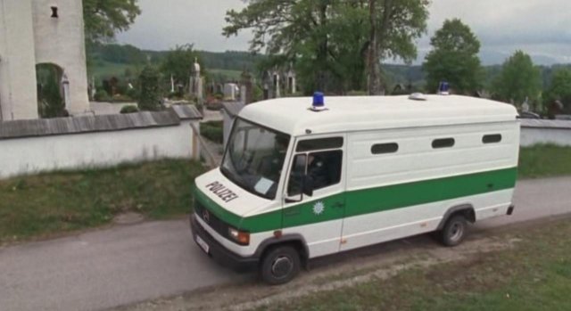 1987 Mercedes-Benz [T2]