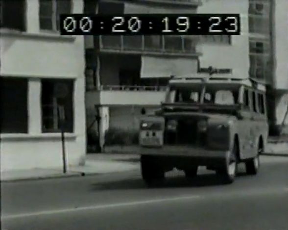 Land-Rover 109'' Series II Station Wagon