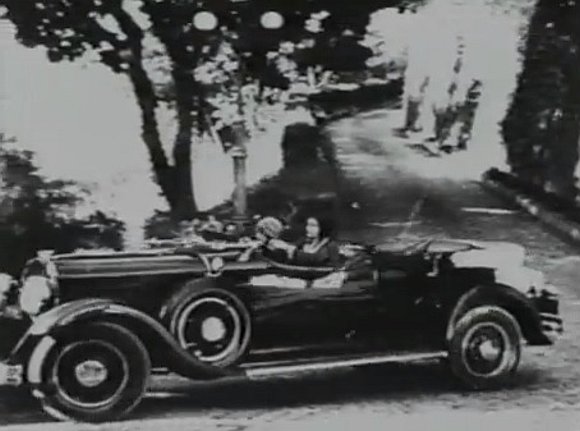IMCDb.org: 1929 Chrysler Imperial Locke Sport Phaeton in "Lábios ...