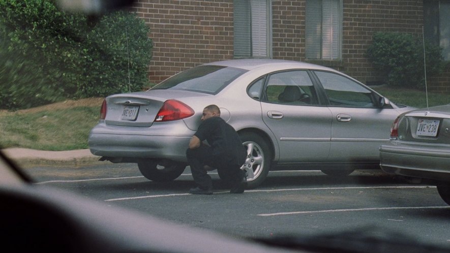 2002 Ford Taurus [D186]