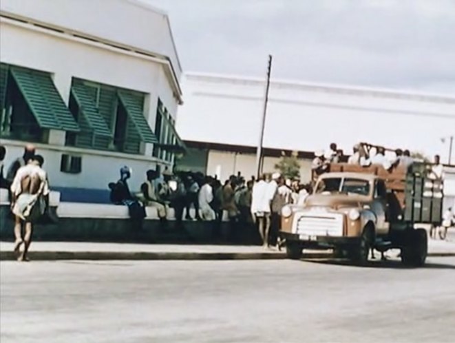1947 GMC New Design Stake