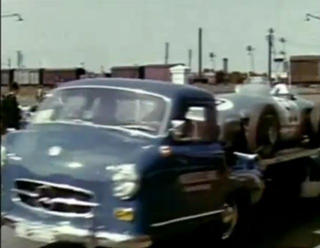 1955 Mercedes-Benz Rennwagen-Transporter 'Das Blaue Wunder'