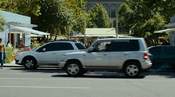 1999 Mitsubishi Pajero iO [H70]