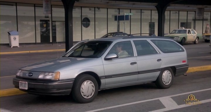 1989 Ford tarus station wagon #2
