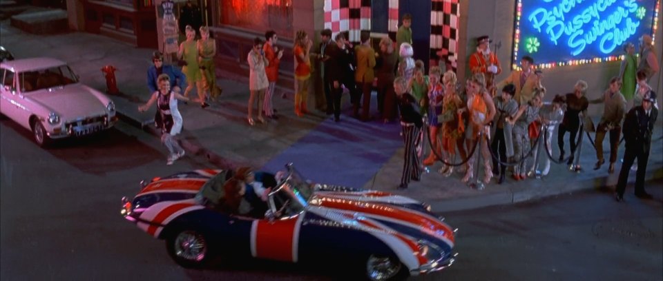 1972 MG B GT [ADO23]