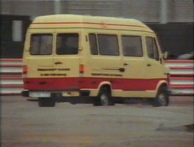 Mercedes-Benz [T1]