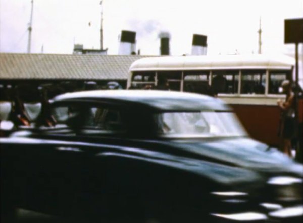 1947 Studebaker Champion Deluxe 4-door Sedan [6G-W3]