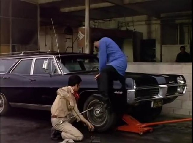 1967 Pontiac Bonneville Station Wagon