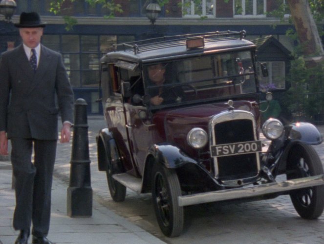 1934 Austin 12/4 Taxi Low-Loader - Jones Body