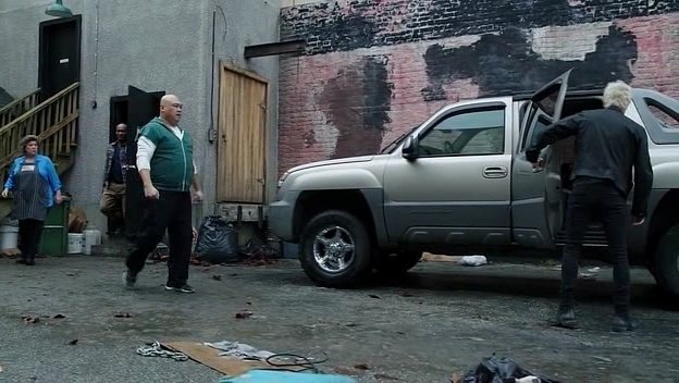 2003 Chevrolet Avalanche [GMT805]