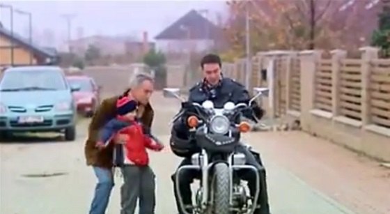 Nissan Almera Tino [V10]