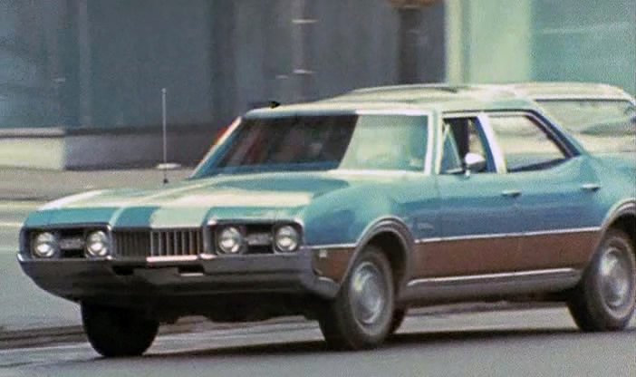1968 Oldsmobile Vista Cruiser