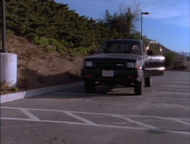 1987 Mazda B-2600 [UF]