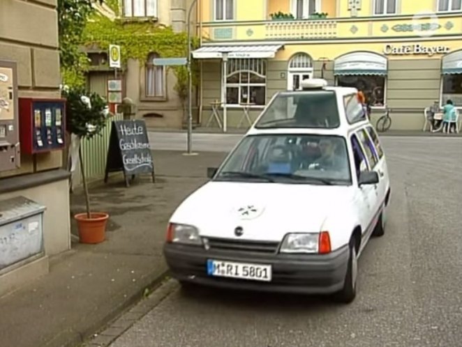 1989 Opel Kadett Caravan Behindertentransportkraftwagen Bruns [E]