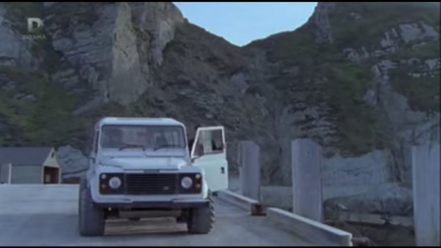 Land-Rover Defender 90
