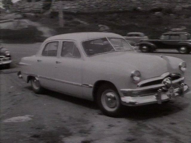 1950 Ford Custom De Luxe Fordor Sedan [73B]