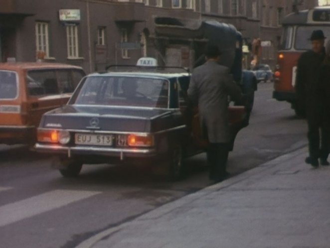 1972 Volvo 145 Tele