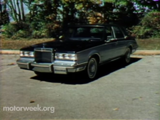 1982 Lincoln Continental Signature Series [54D]