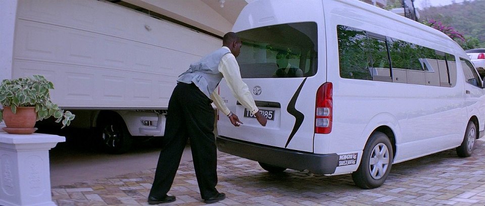 2005 Toyota HiAce [H220]