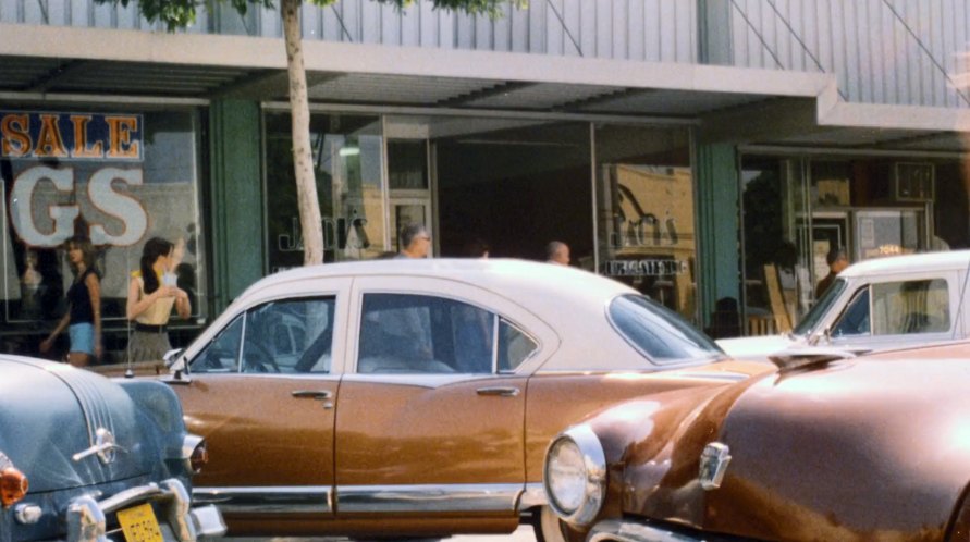 1953 Kaiser Manhattan 4-Door Sedan