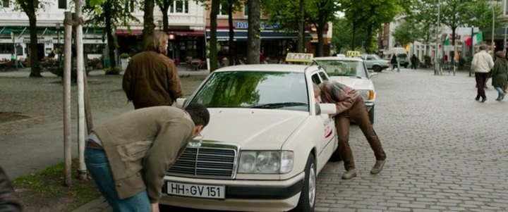 1990 Mercedes-Benz [W124]