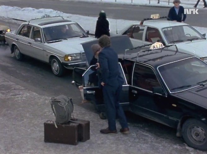 1977 Mercedes-Benz 200 [W123]