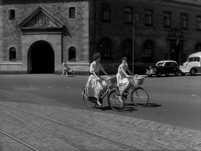1939 Willys Overland [61]