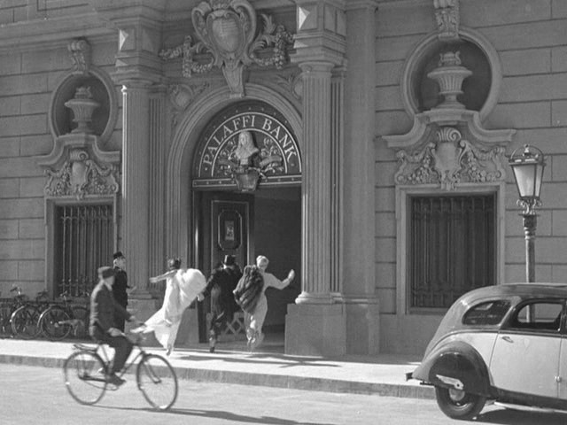 1935 Peugeot 402 Familiale