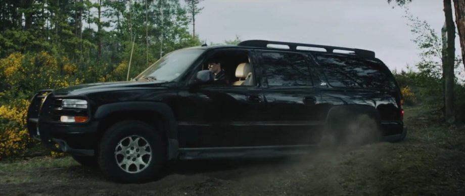 2002 Chevrolet Suburban Z71 [GMT830]